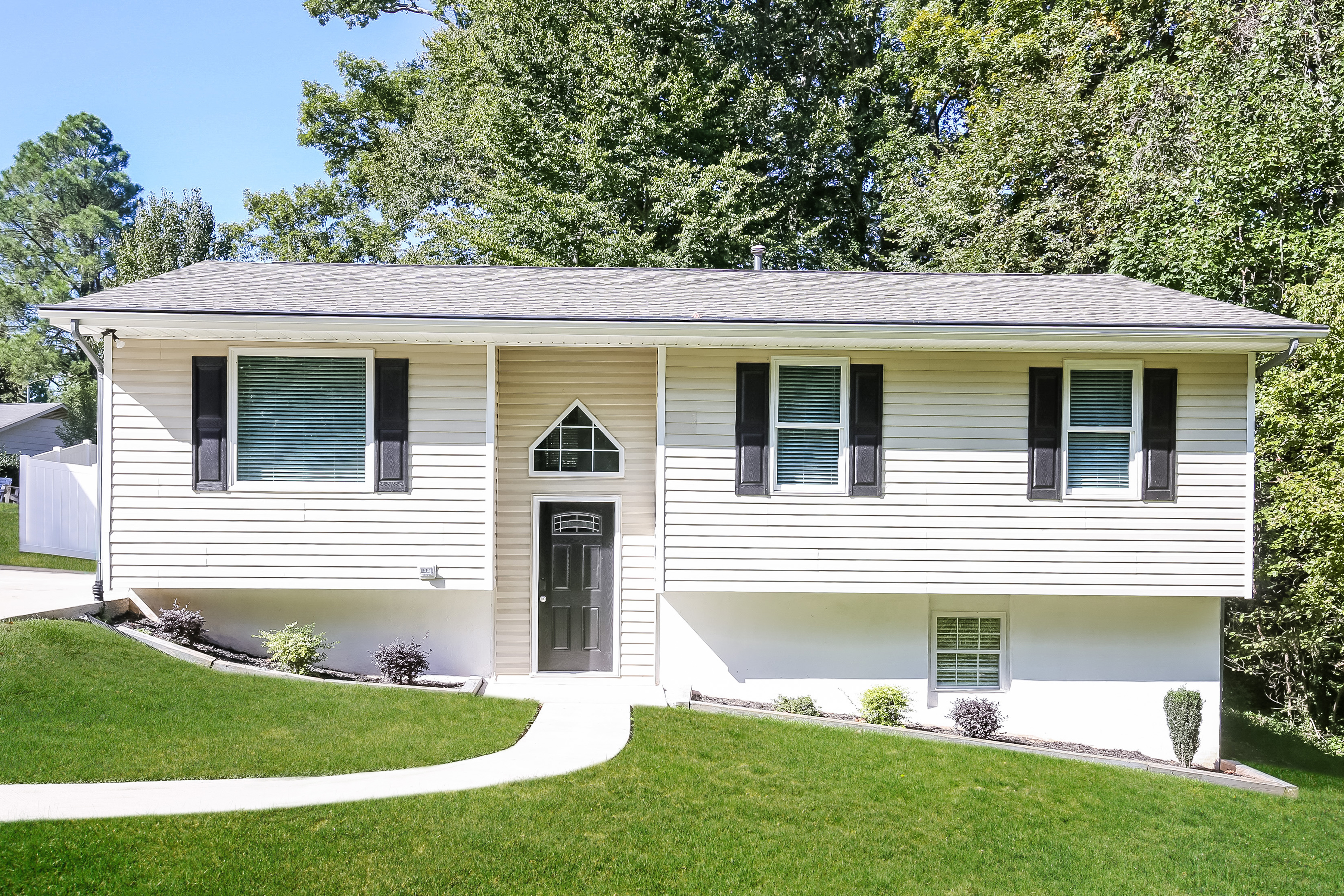2117 ARBROOK LN HIGH POINT, NC 27265